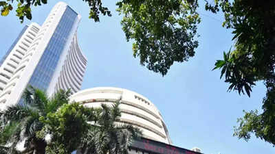 Sensex gains for 4th day, Rupee rises against dollar